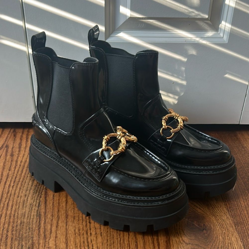 Circus by Sam Edelman Black Patent Platform Chelsea Booties with Gold Chain